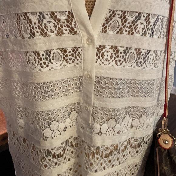 BCBG lace button up blouse/top Medium - Picture 3 of 9